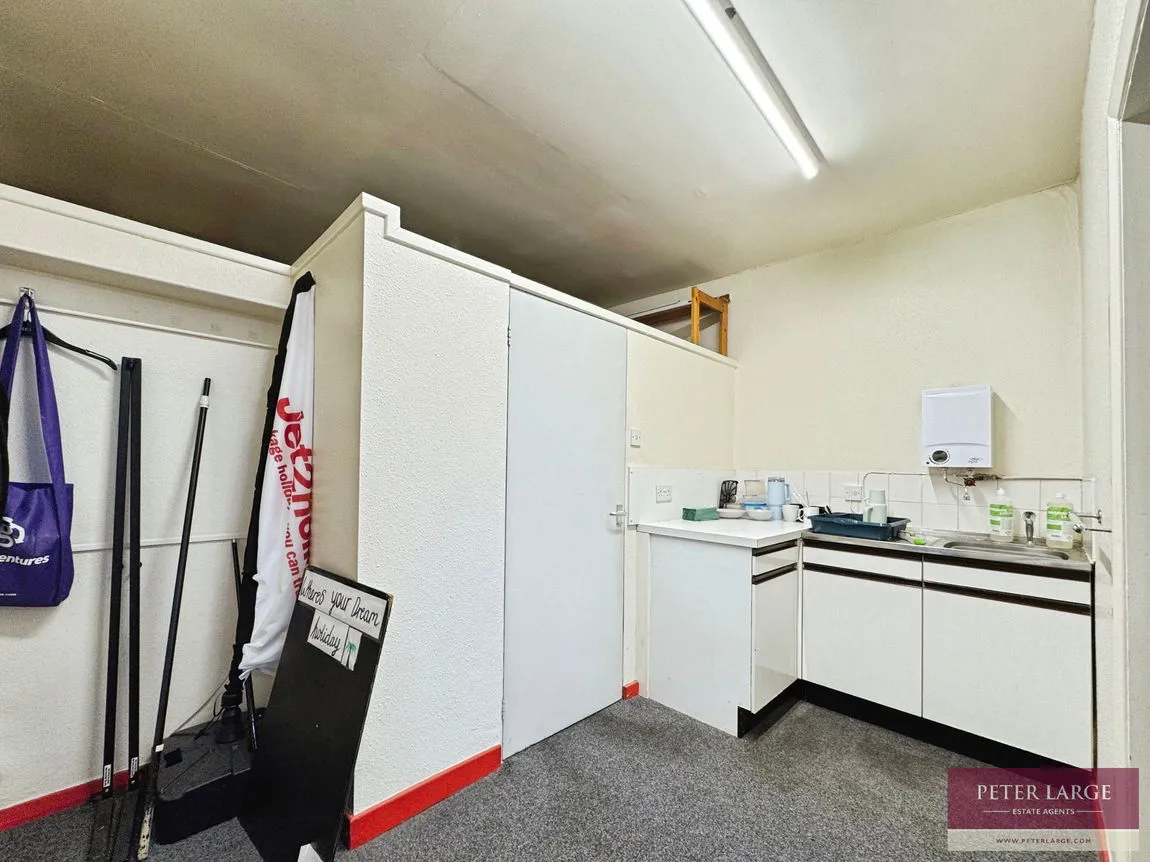 High Street, Rhyl, Denbighshire, LL18 1ET, photo 9