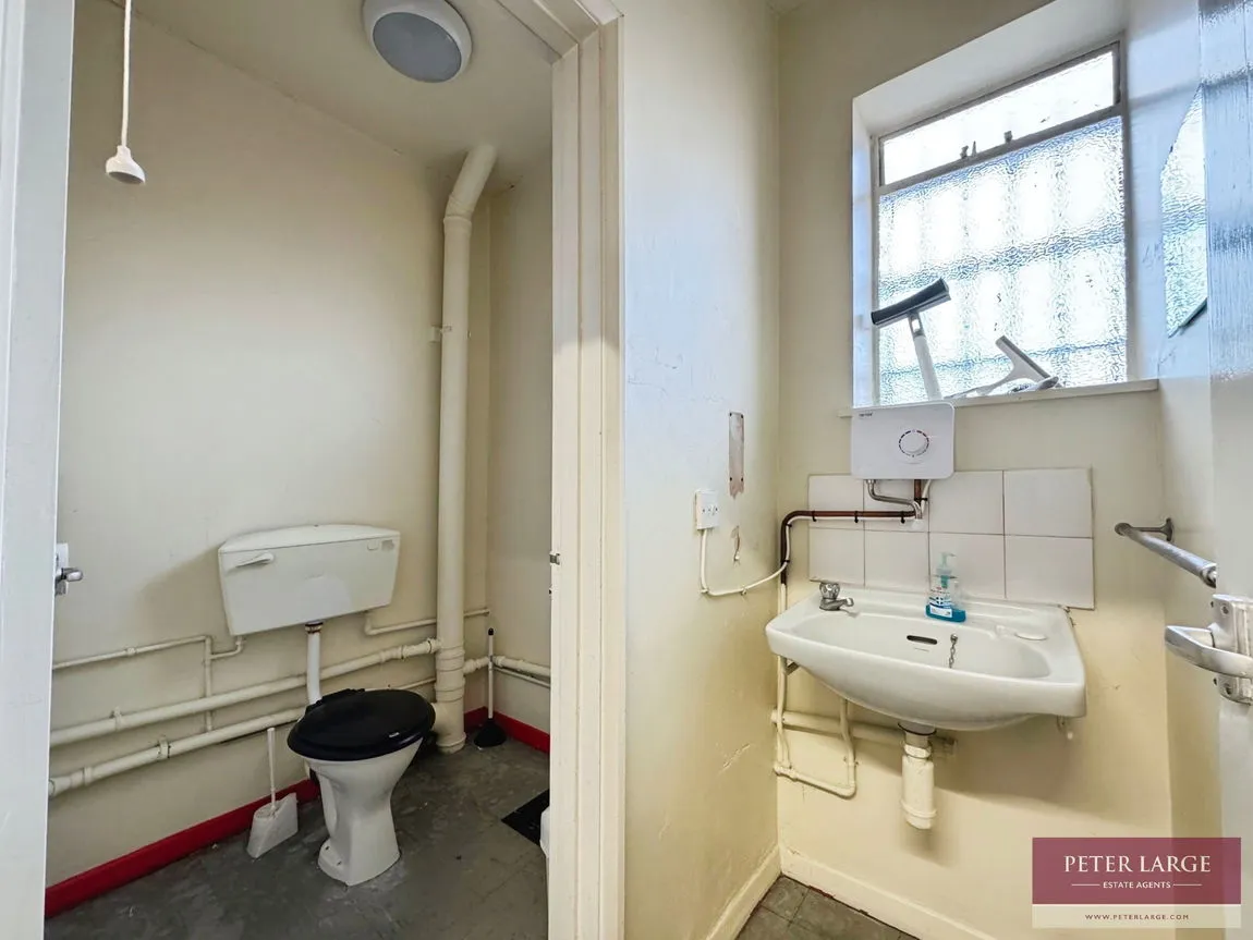 High Street, Rhyl, Denbighshire, LL18 1ET, photo 10