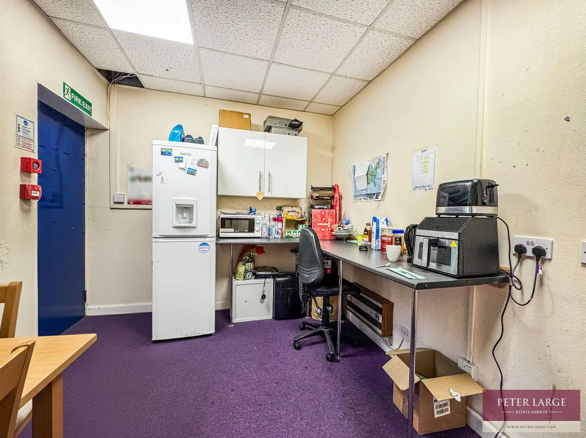 High Street, Rhyl, Denbighshire, LL18 1ET, photo 4