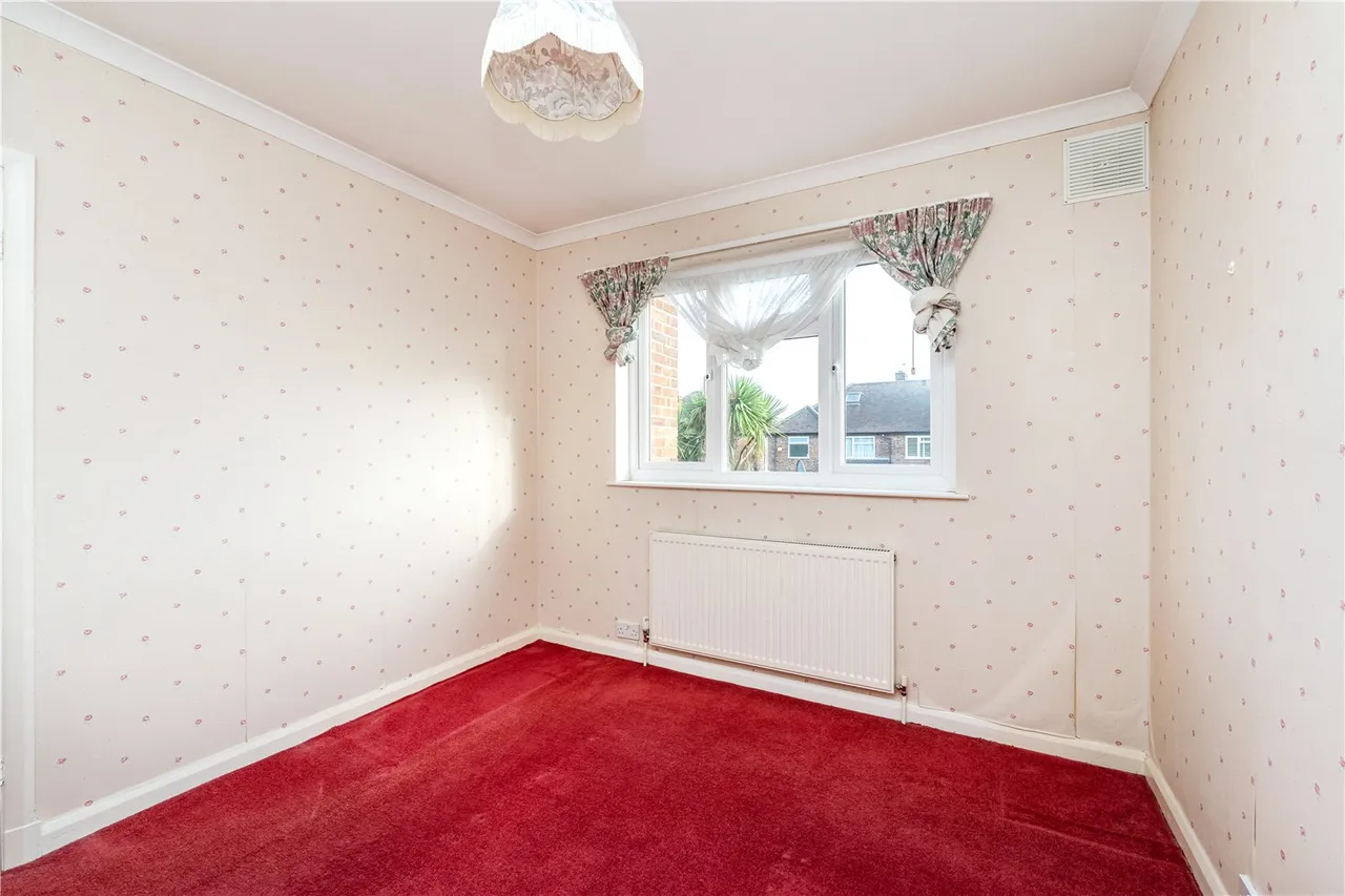 Malthouse Drive, Hanworth, TW13 6RN, photo 8