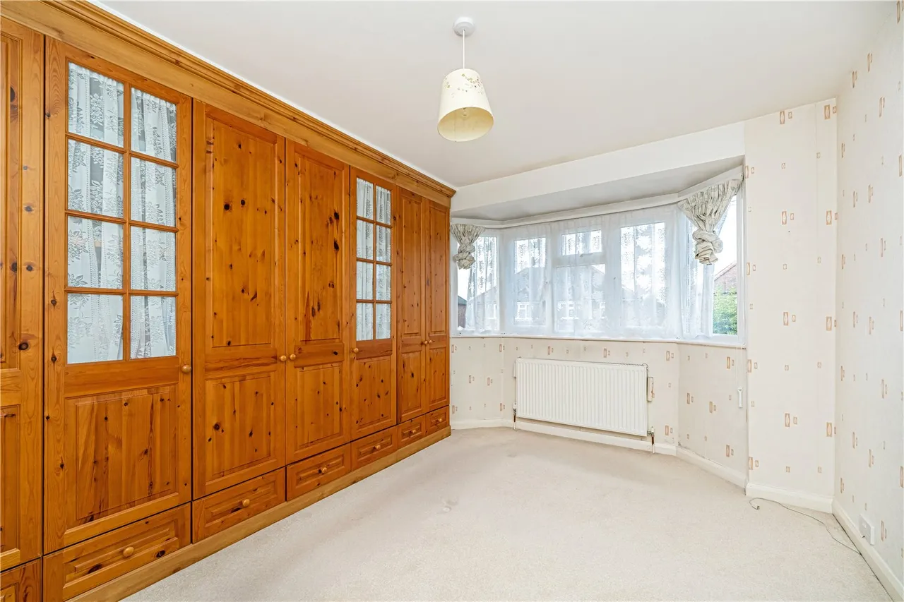 Malthouse Drive, Hanworth, TW13 6RN, photo 6
