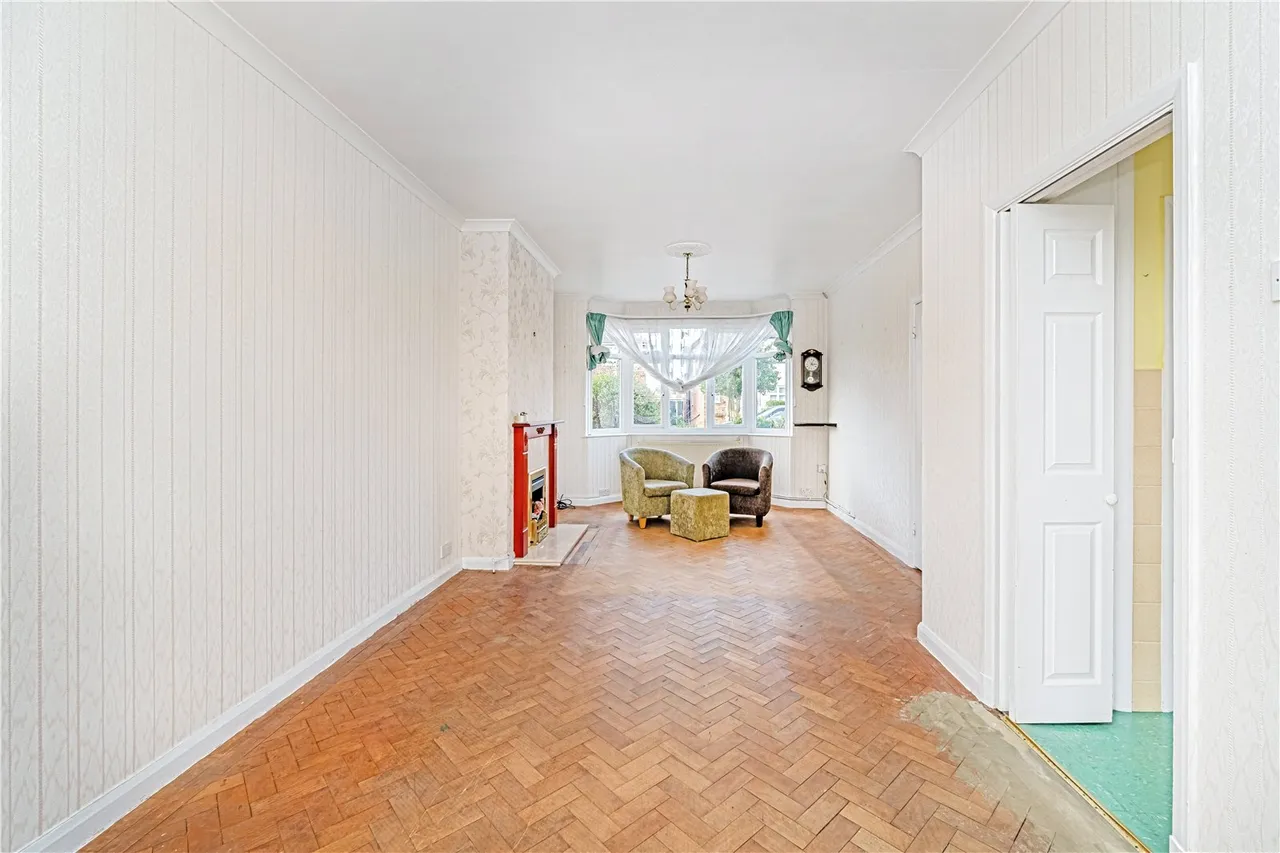 Malthouse Drive, Hanworth, TW13 6RN, photo 4