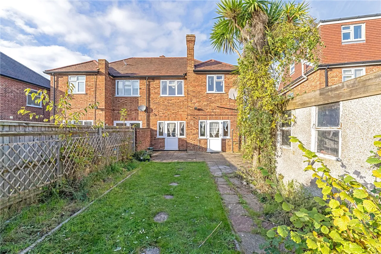 Malthouse Drive, Hanworth, TW13 6RN, photo 9
