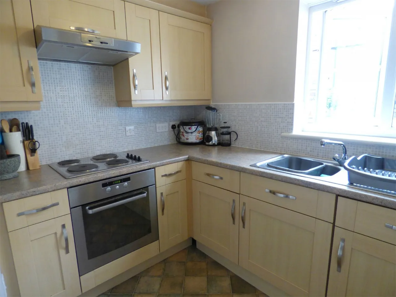 Queen Street, Cleckheaton, BD19, photo 4