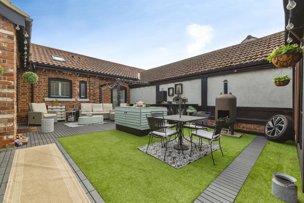 Sheraton West Grange Farm, Elwick, TS27, photo 5
