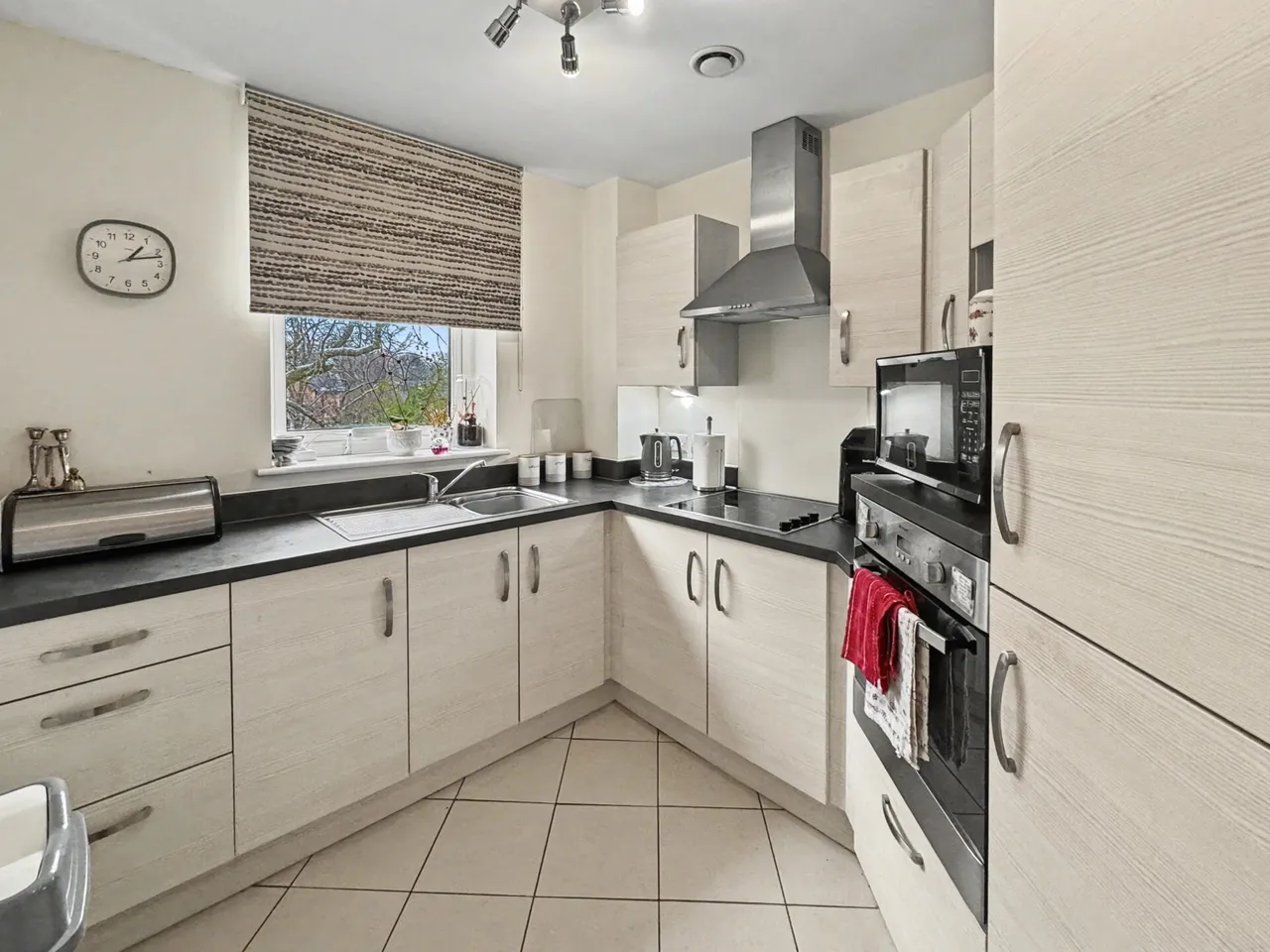Park View Road, Prestwich, M25, photo 2