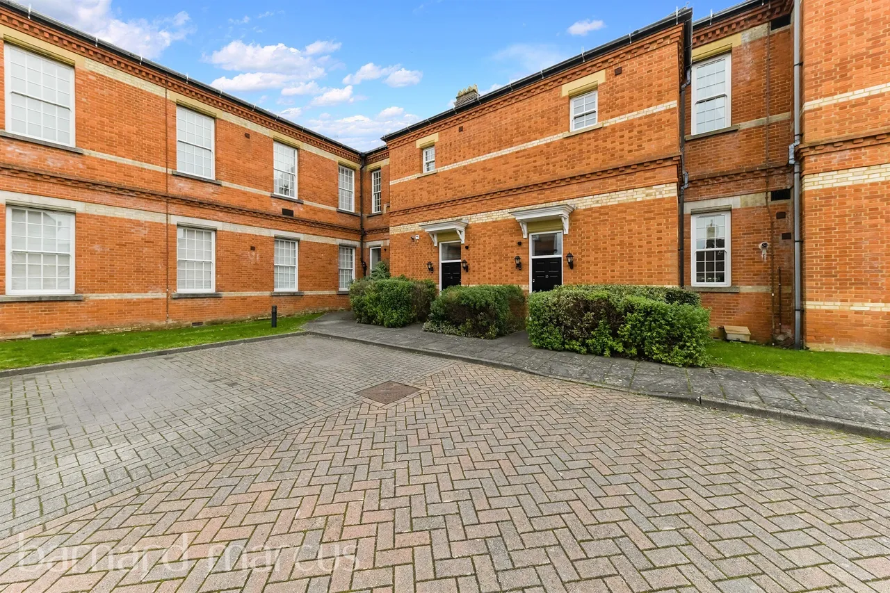 Sandy Mead, Epsom, photo 12