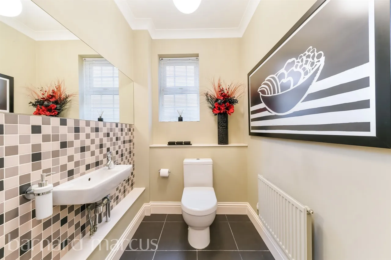 Sandy Mead, Epsom, photo 9