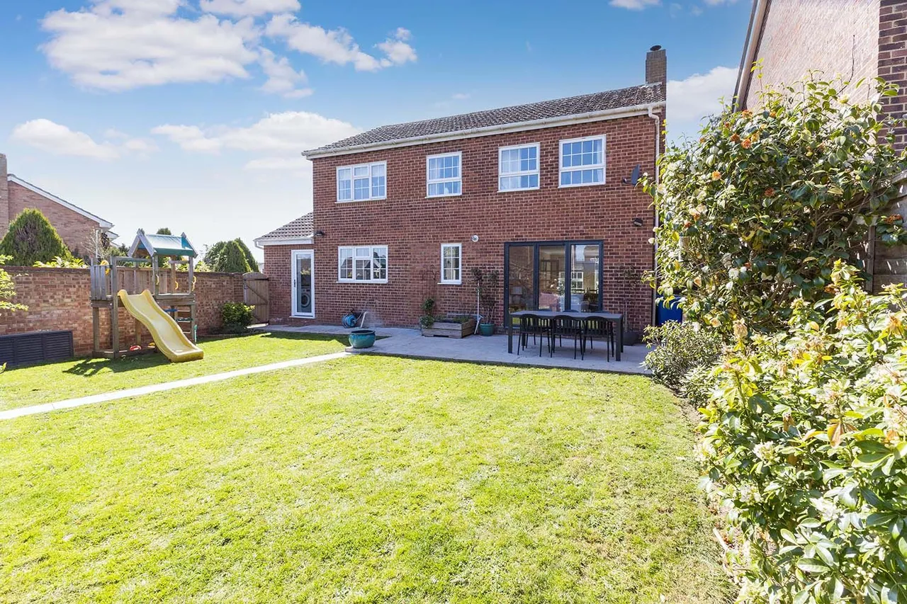 Balmoral, Cranbrook Drive, Maidenhead, Berkshire, photo 2
