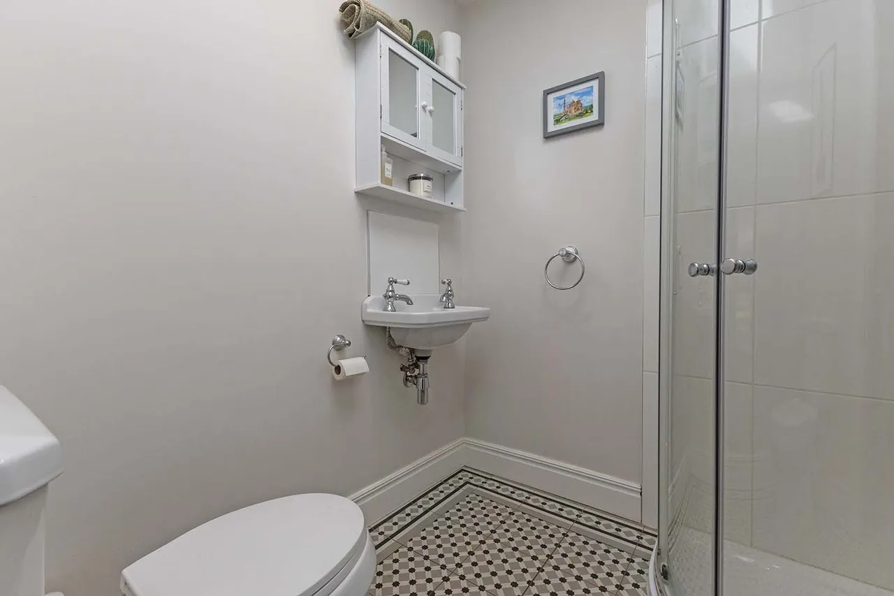 Balmoral, Cranbrook Drive, Maidenhead, Berkshire, photo 9