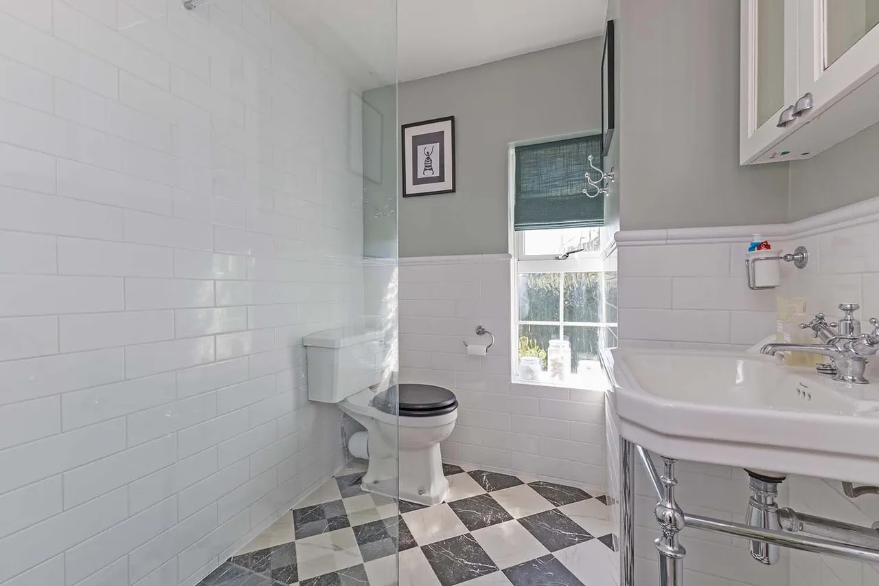 Balmoral, Cranbrook Drive, Maidenhead, Berkshire, photo 19