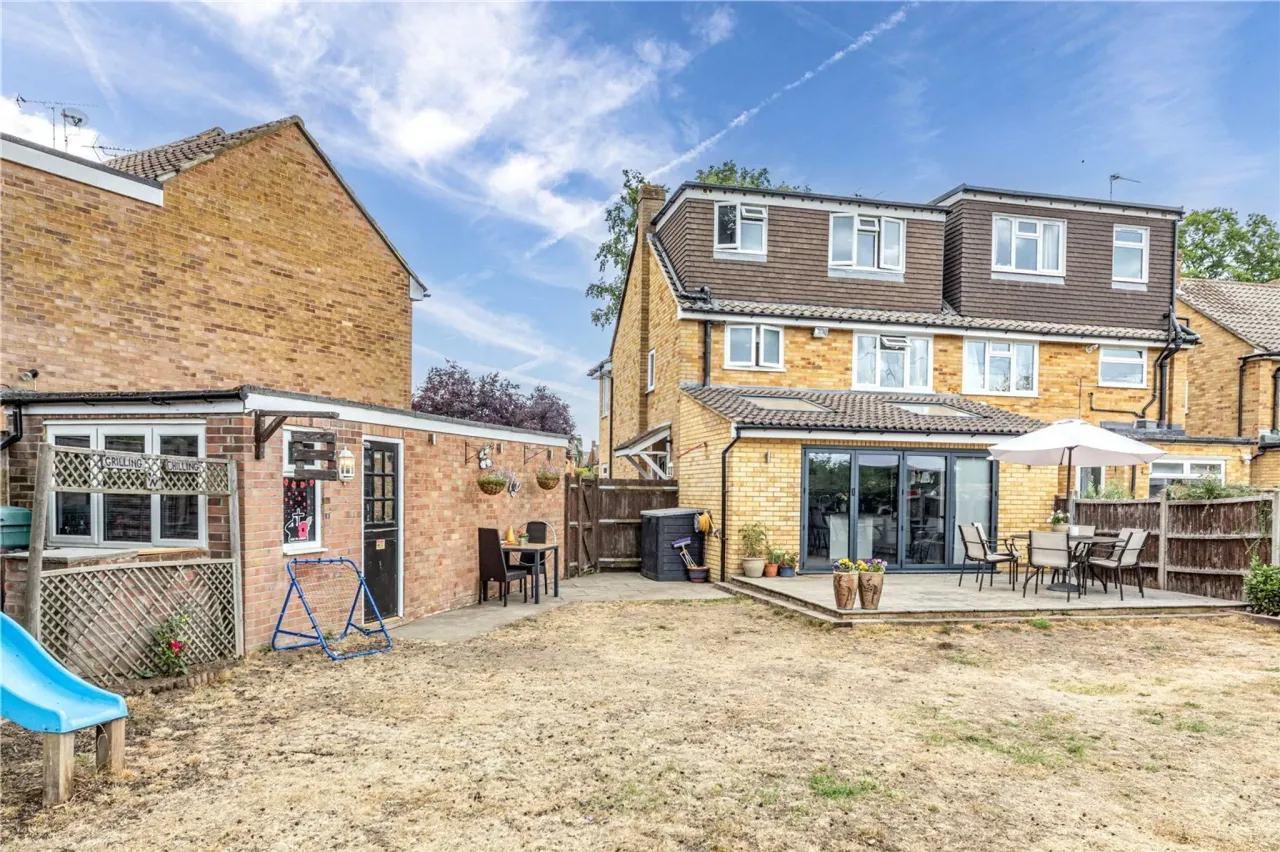 Fullerton Way, Byfleet, West Byfleet,..., photo 24