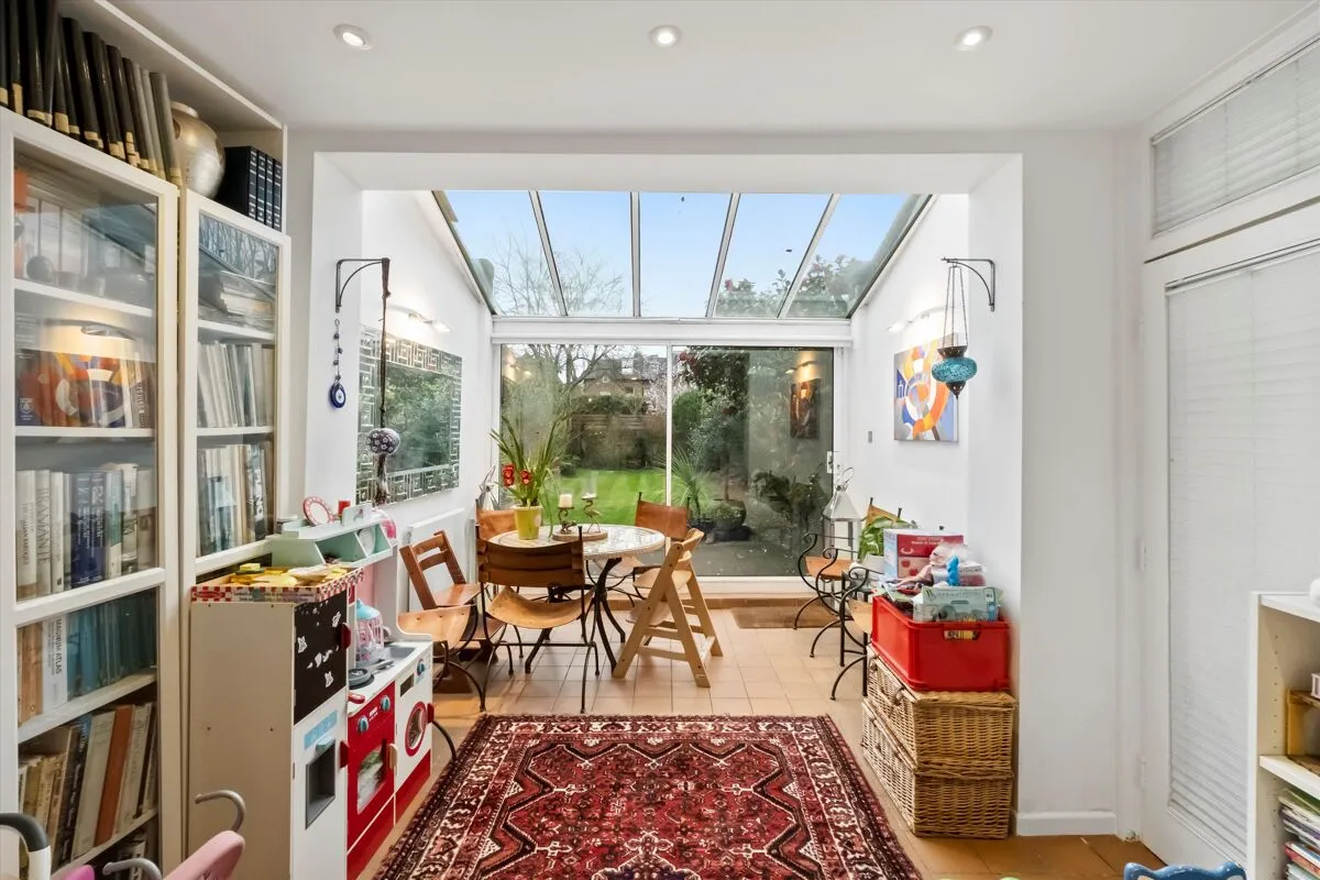 Chiswick Lane, London, W4, photo 6