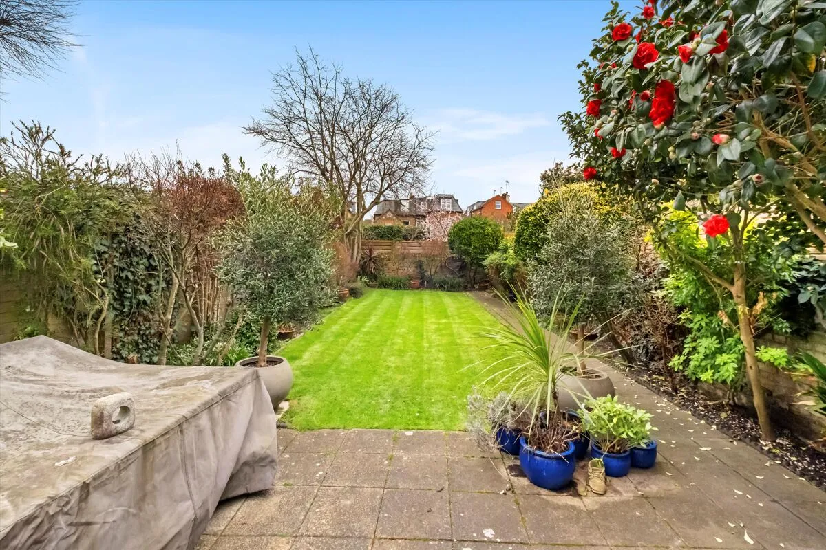 Chiswick Lane, London, W4, photo 10