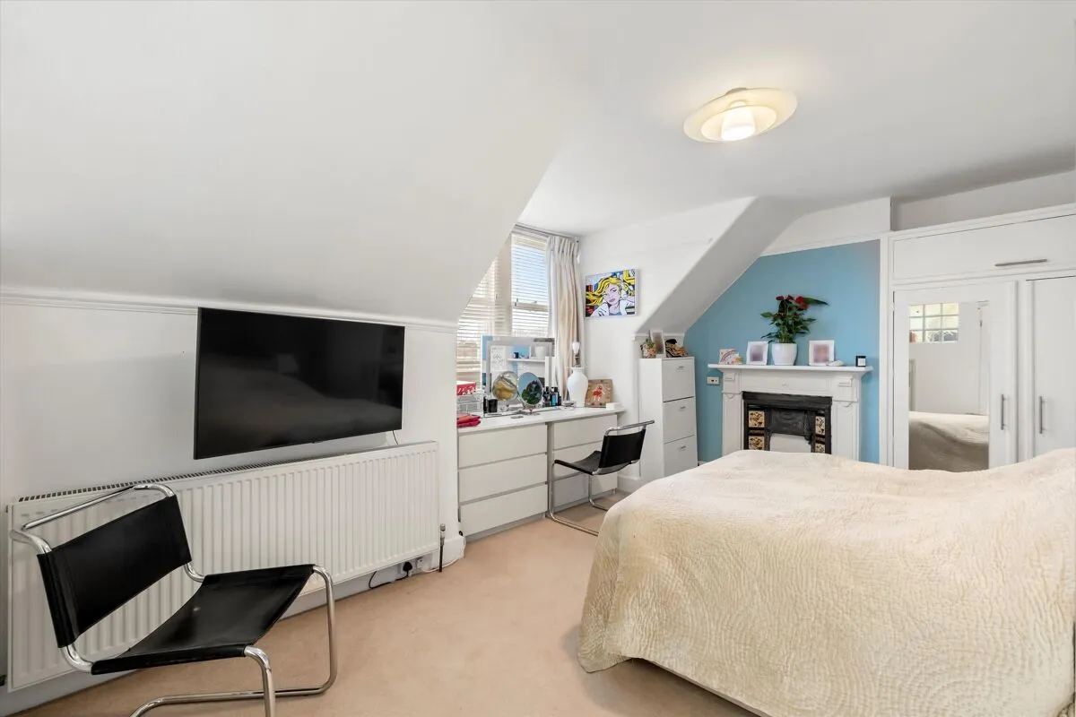 Chiswick Lane, London, W4, photo 9