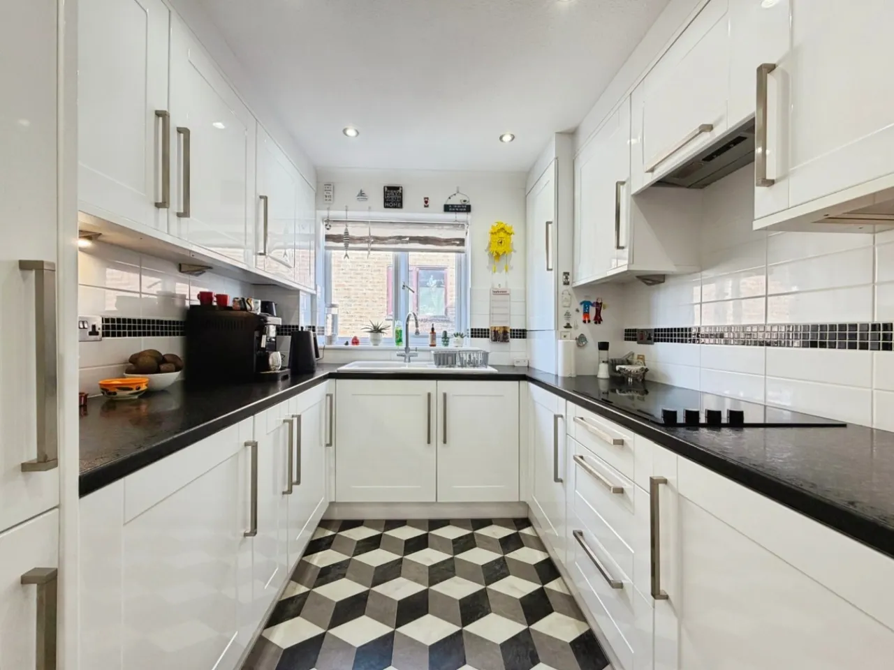 Victoria Road, Hythe, CT21, photo 2