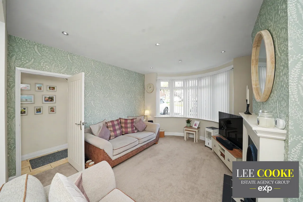 Lawnswood Avenue, Claregate, photo 13
