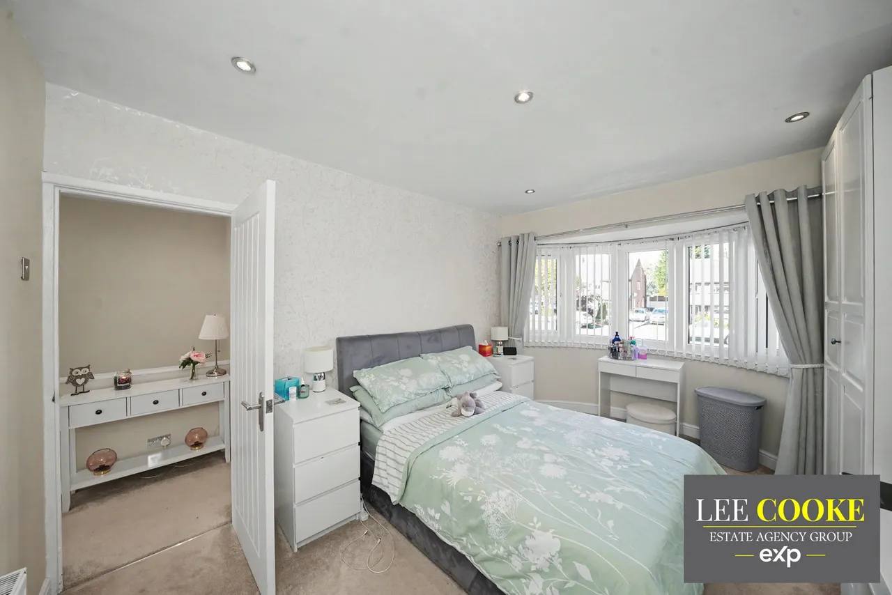 Lawnswood Avenue, Claregate, photo 22