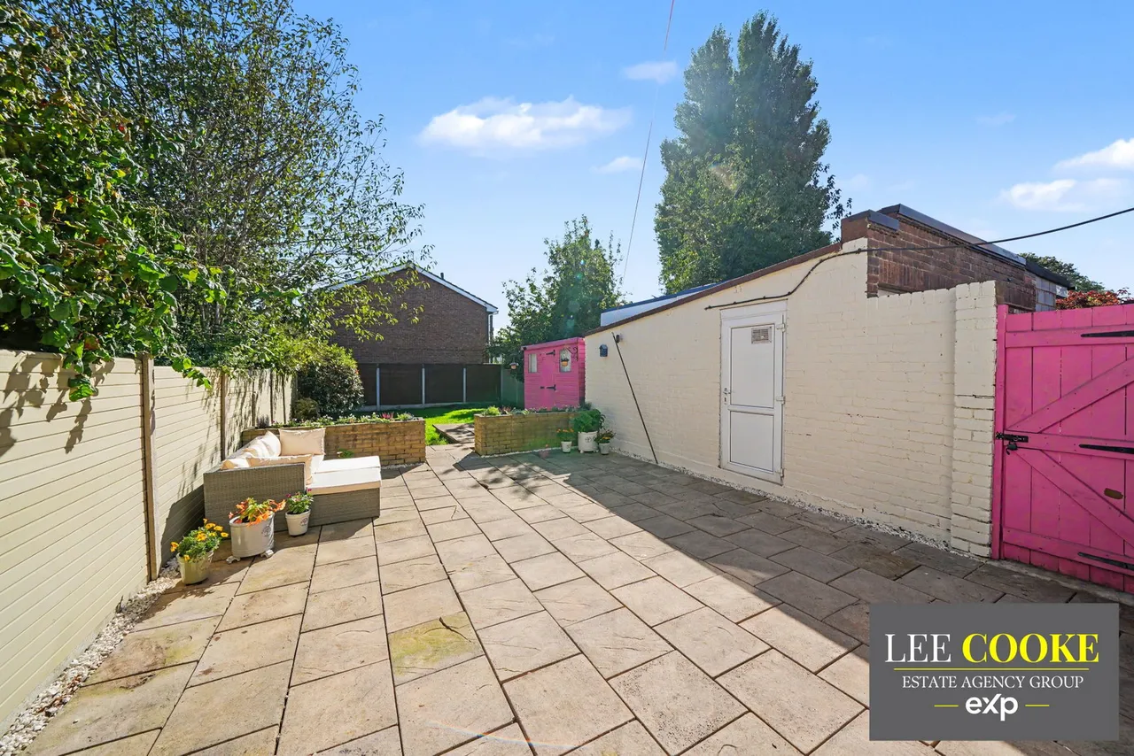Lawnswood Avenue, Claregate, photo 5