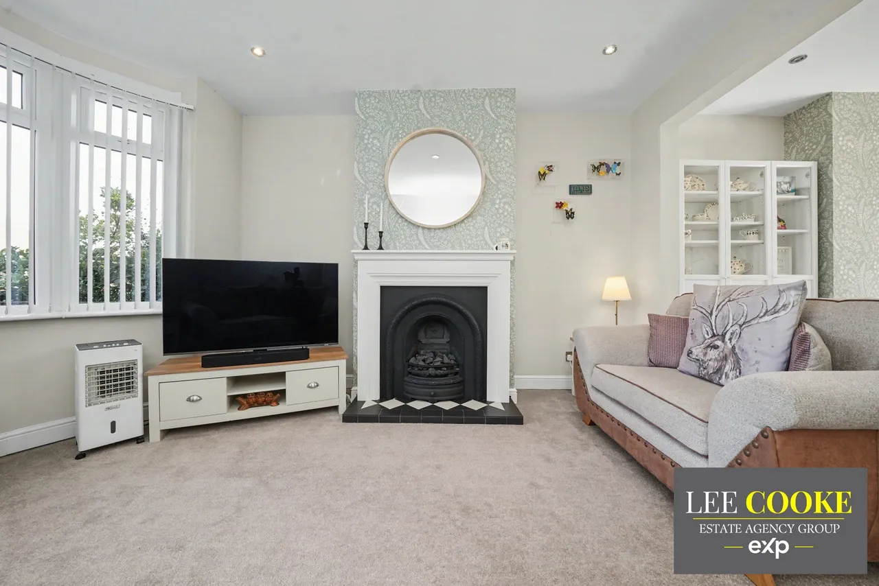 Lawnswood Avenue, Claregate, photo 14