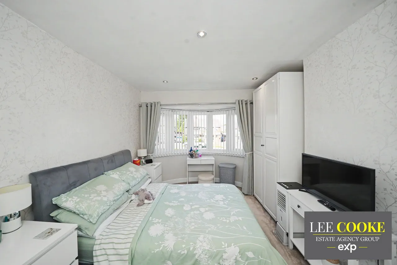 Lawnswood Avenue, Claregate, photo 24
