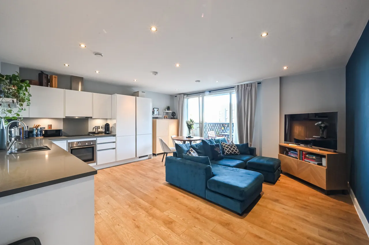 2 bed flat for sale, London, E3