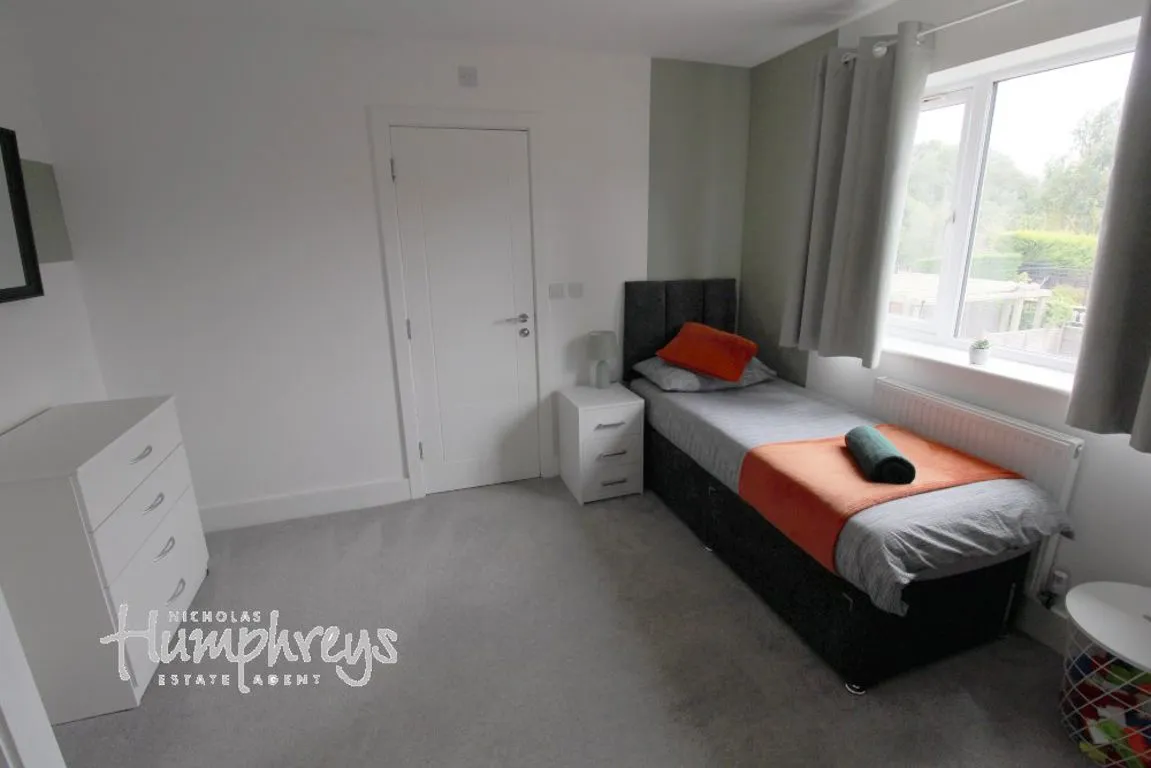 Groveley Lane, Northfield, B31, photo 7