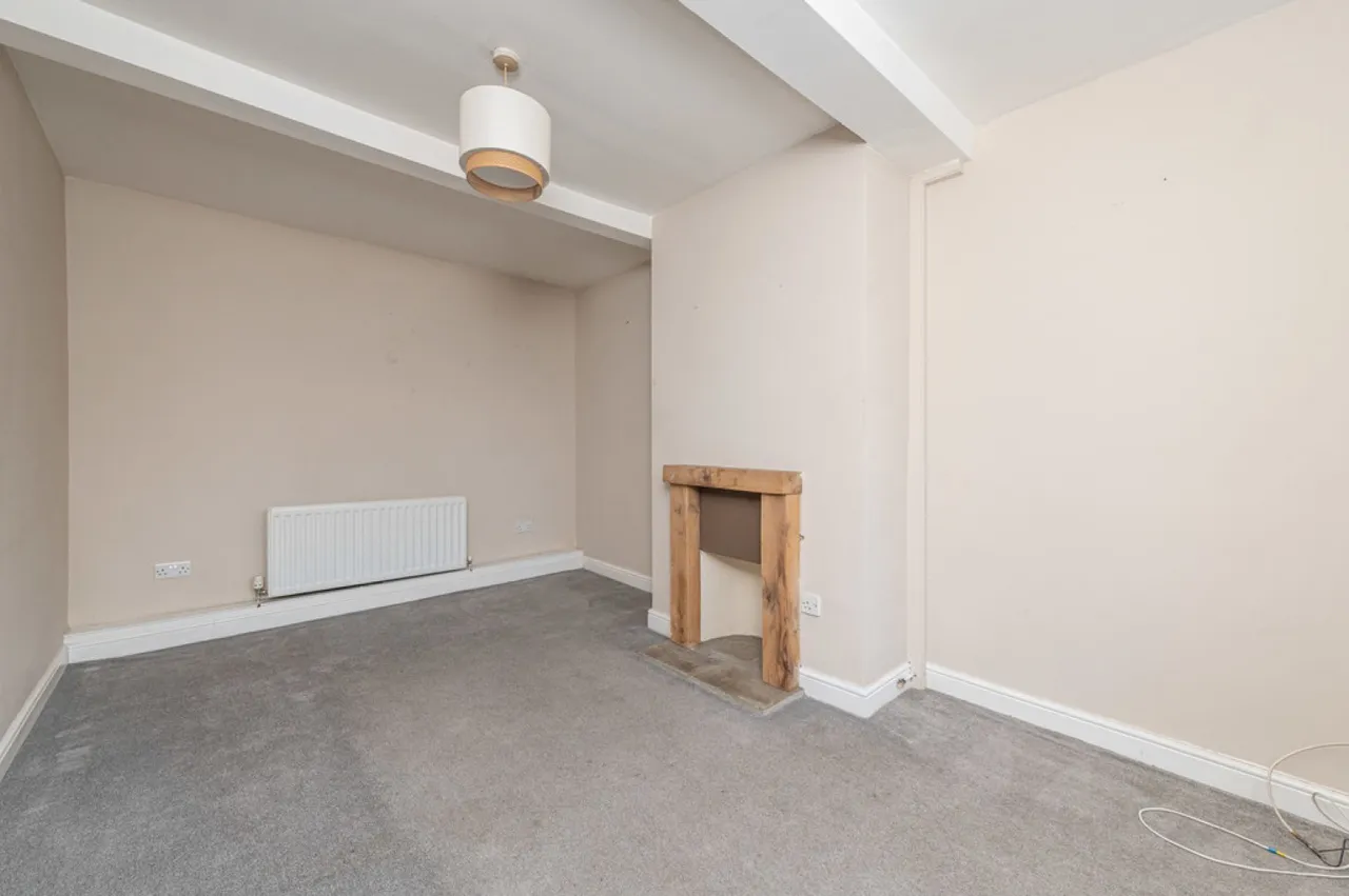 Blackmoorfoot Road, Crosland Moor, photo 2