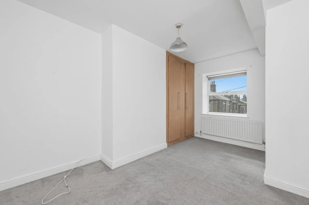 Blackmoorfoot Road, Crosland Moor, photo 7