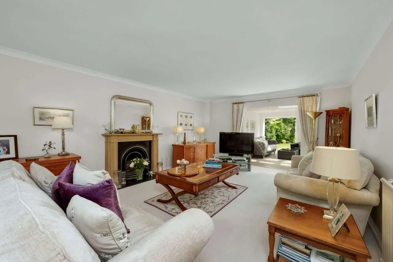 Meadway, Esher, Surrey, KT10 9HG, photo 5