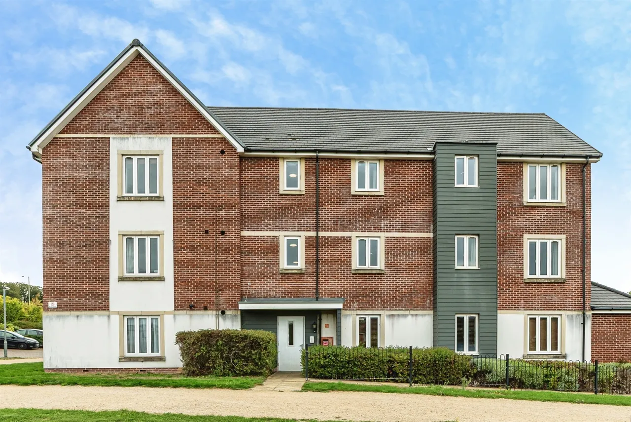 St. Catherine Road, Basingstoke, RG24, photo 8
