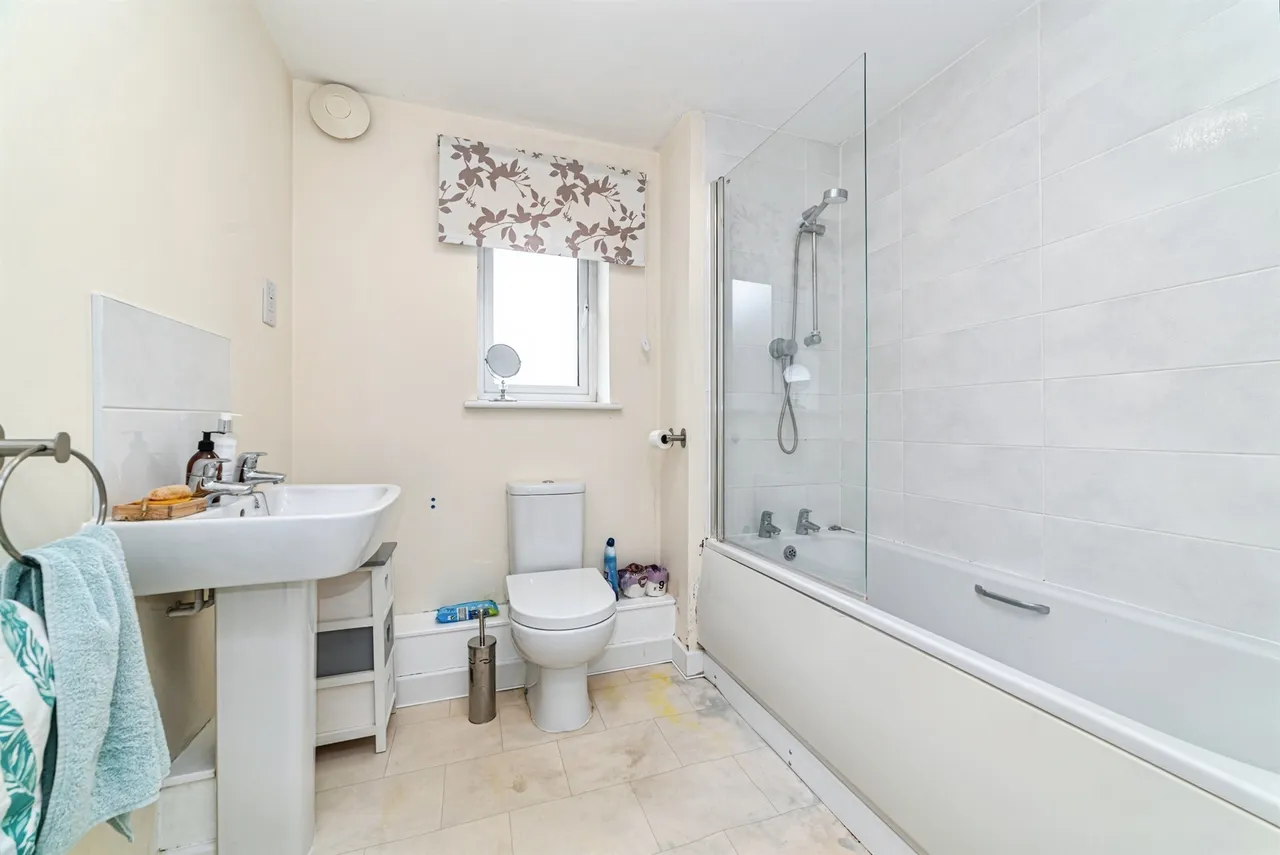 St. Catherine Road, Basingstoke, RG24, photo 5