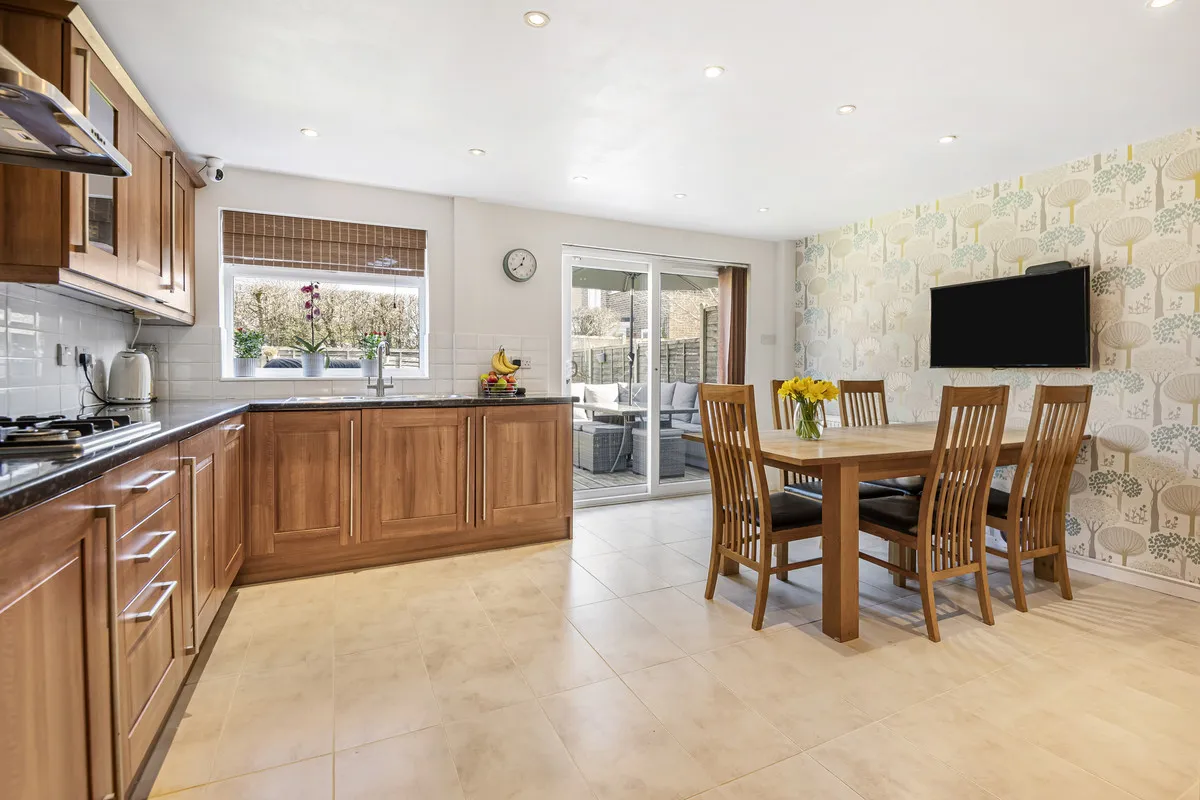 4 bed house for sale — Gravesend, DA13 0PG