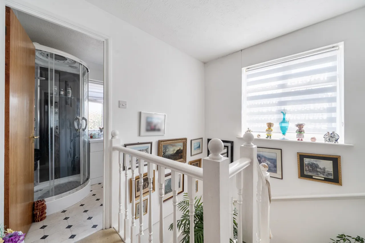 Exceptional Family Home in One of Hayes Most Prestigious Cul-de-Sacs, UB4, photo 12