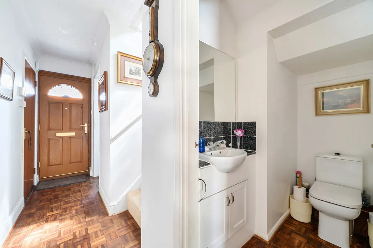 Exceptional Family Home in One of Hayes Most Prestigious Cul-de-Sacs, UB4, photo 13