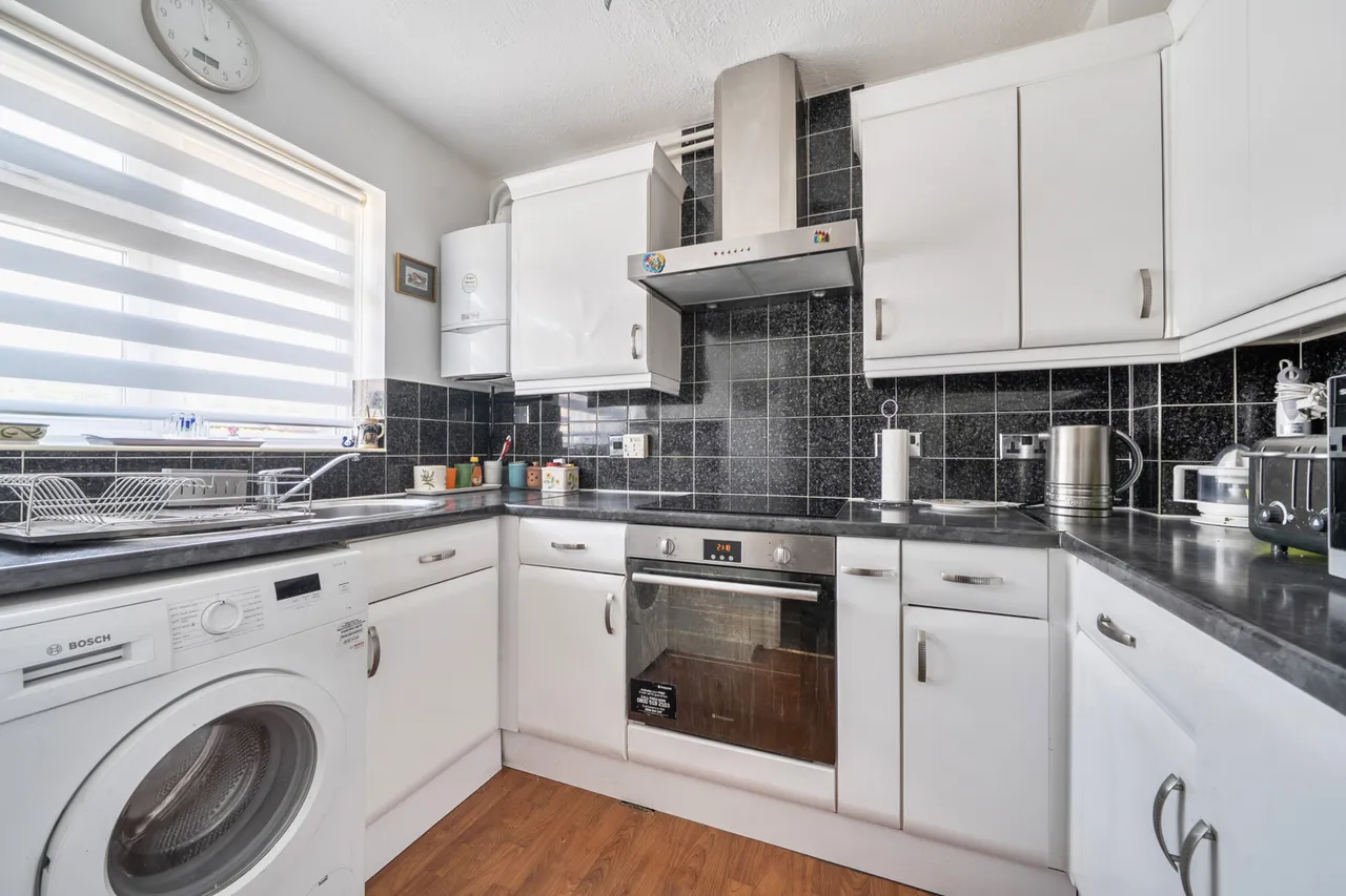 Exceptional Family Home in One of Hayes Most Prestigious Cul-de-Sacs, UB4, photo 16