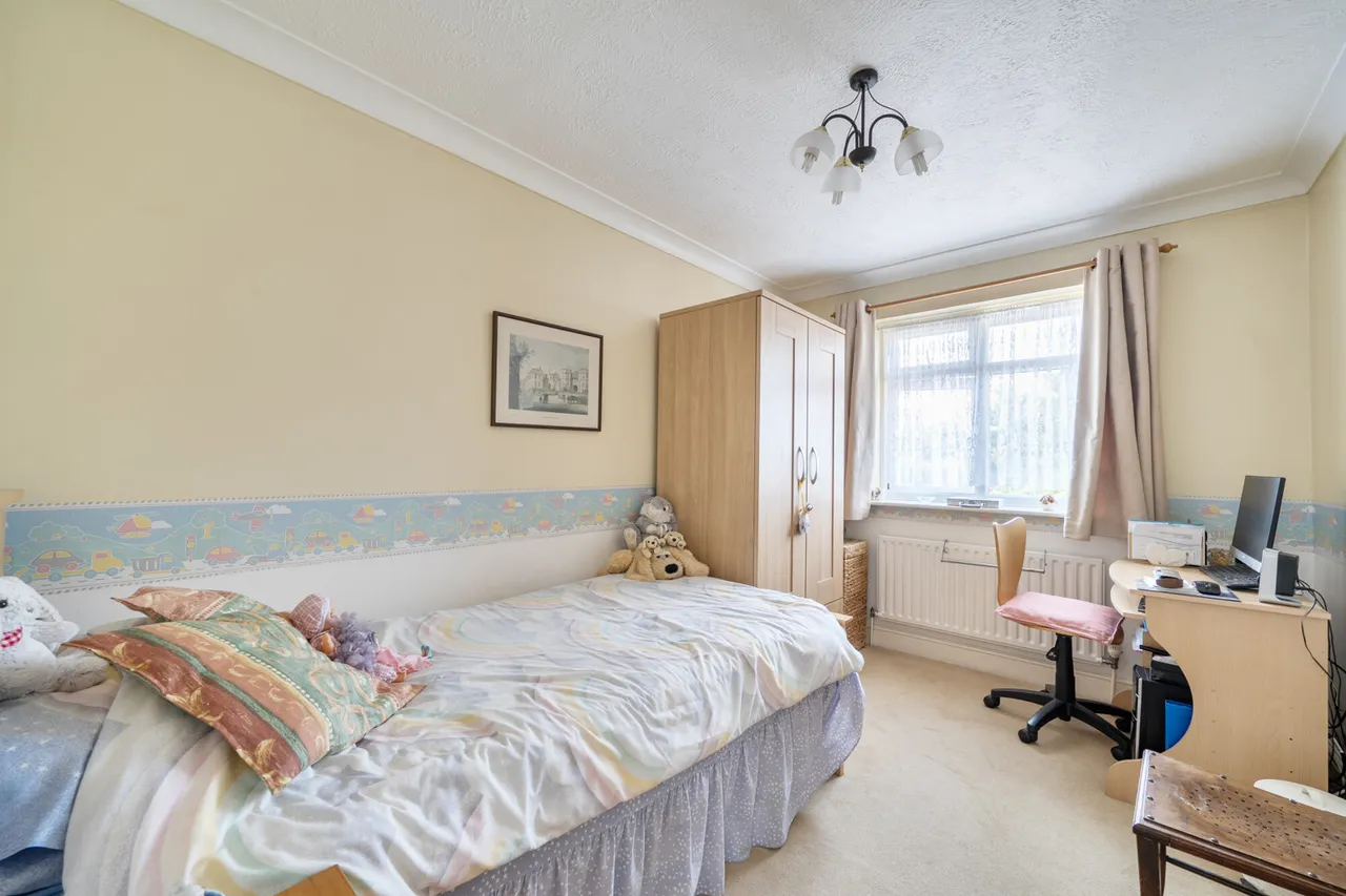 Exceptional Family Home in One of Hayes Most Prestigious Cul-de-Sacs, UB4, photo 6