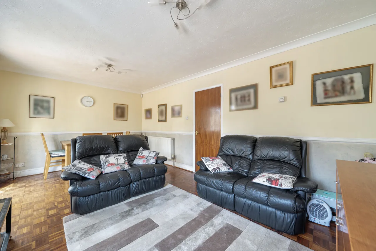 Exceptional Family Home in One of Hayes Most Prestigious Cul-de-Sacs, UB4, photo 11