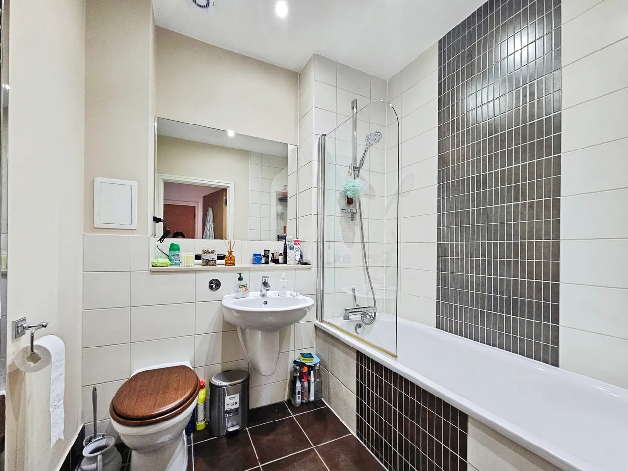 Shaw Close, Staines-upon-Thames, TW19, photo 4