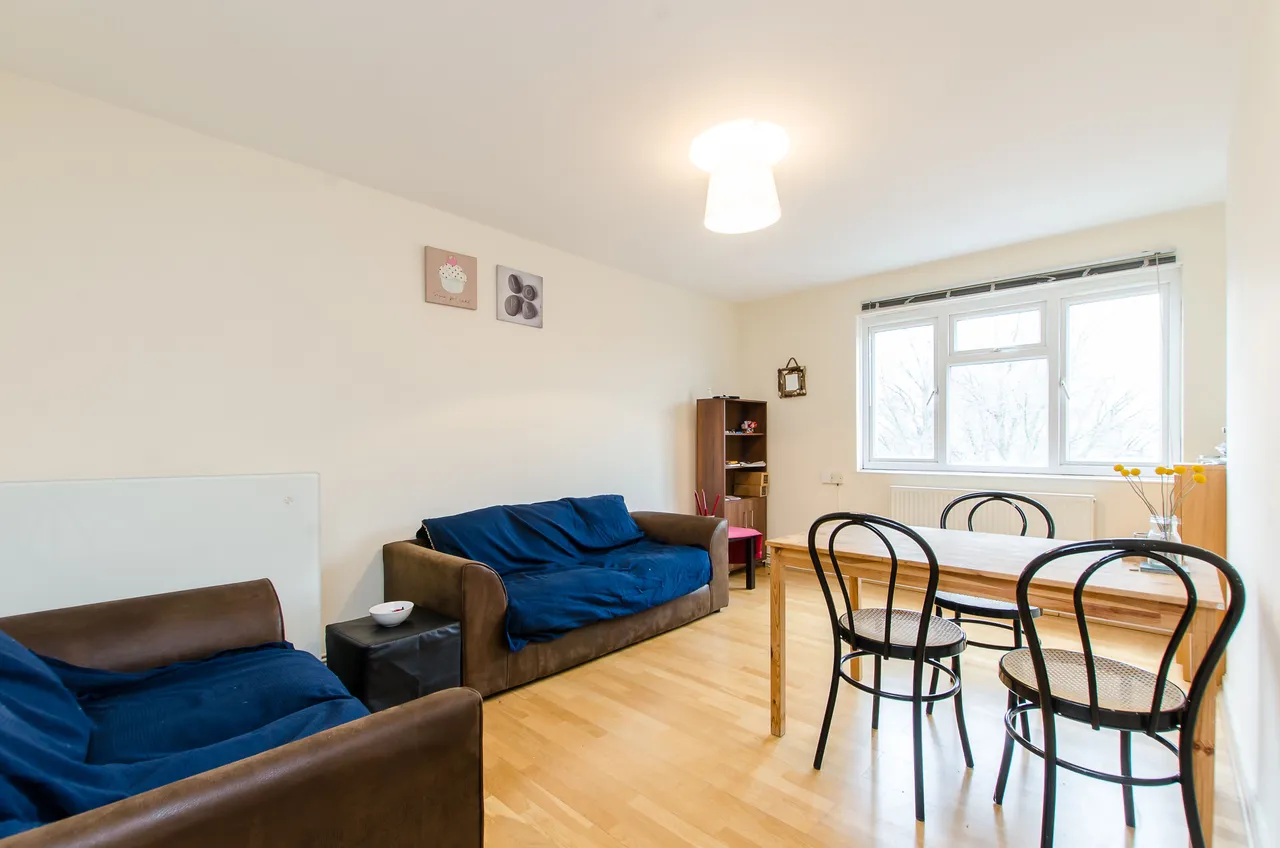 2 bed flat to rent — 18 Royal Oak Court, Pitfield Street, London