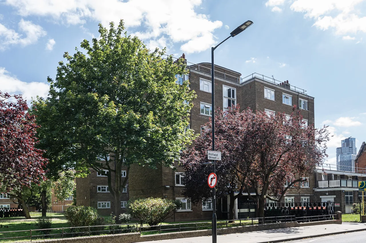 18 Royal Oak Court, Pitfield Street, London, photo 6