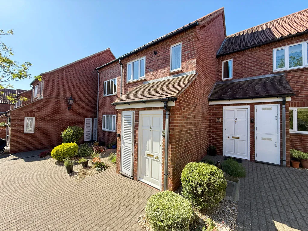 2 bed flat for sale — Premier Court, Grantham