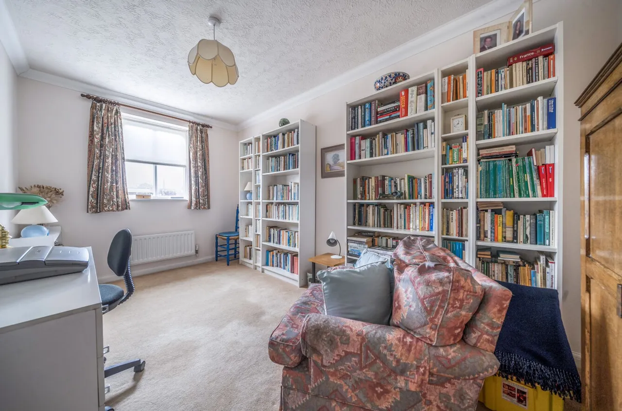 King George Gardens, Chichester, PO19, photo 13