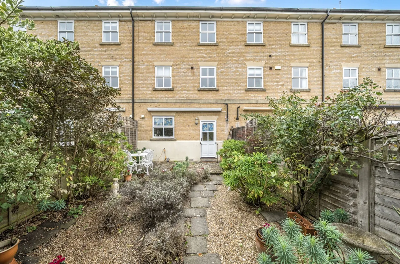 King George Gardens, Chichester, PO19, photo 15