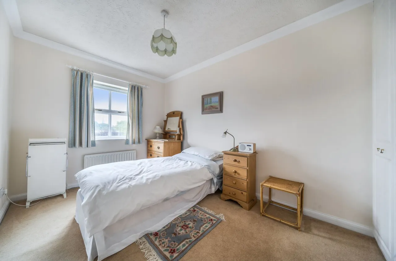 King George Gardens, Chichester, PO19, photo 18