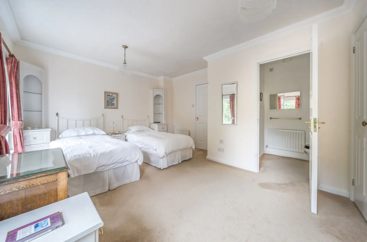 King George Gardens, Chichester, PO19, photo 16