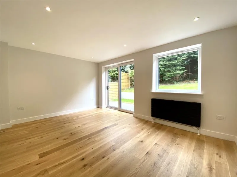 Bagshot Manor Gardens, Bagshot, GU19, photo 5