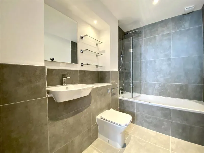 Bagshot Manor Gardens, Bagshot, GU19, photo 7