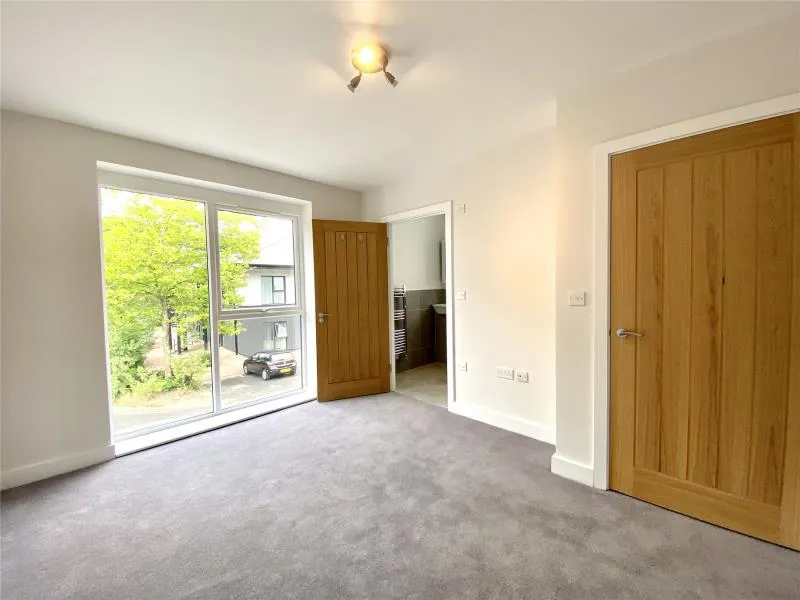 Bagshot Manor Gardens, Bagshot, GU19, photo 8