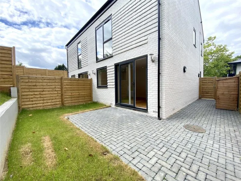 Bagshot Manor Gardens, Bagshot, GU19, photo 13
